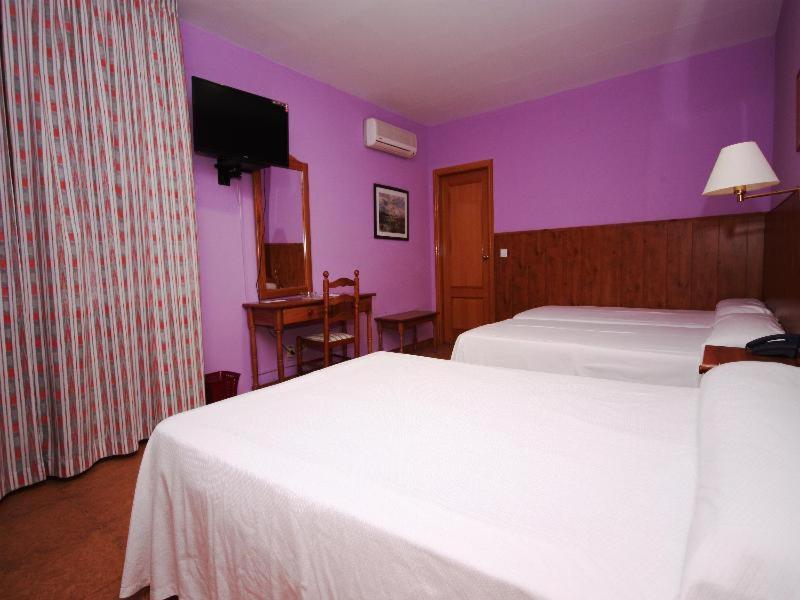 Hotel Rural Montana De Cazorla Arroyo Frio Ruang foto